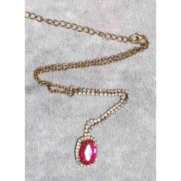 Fantasy Glam Pink Gemmed Pendant Necklace With Rhinestone Accents - Picture 4 of 4